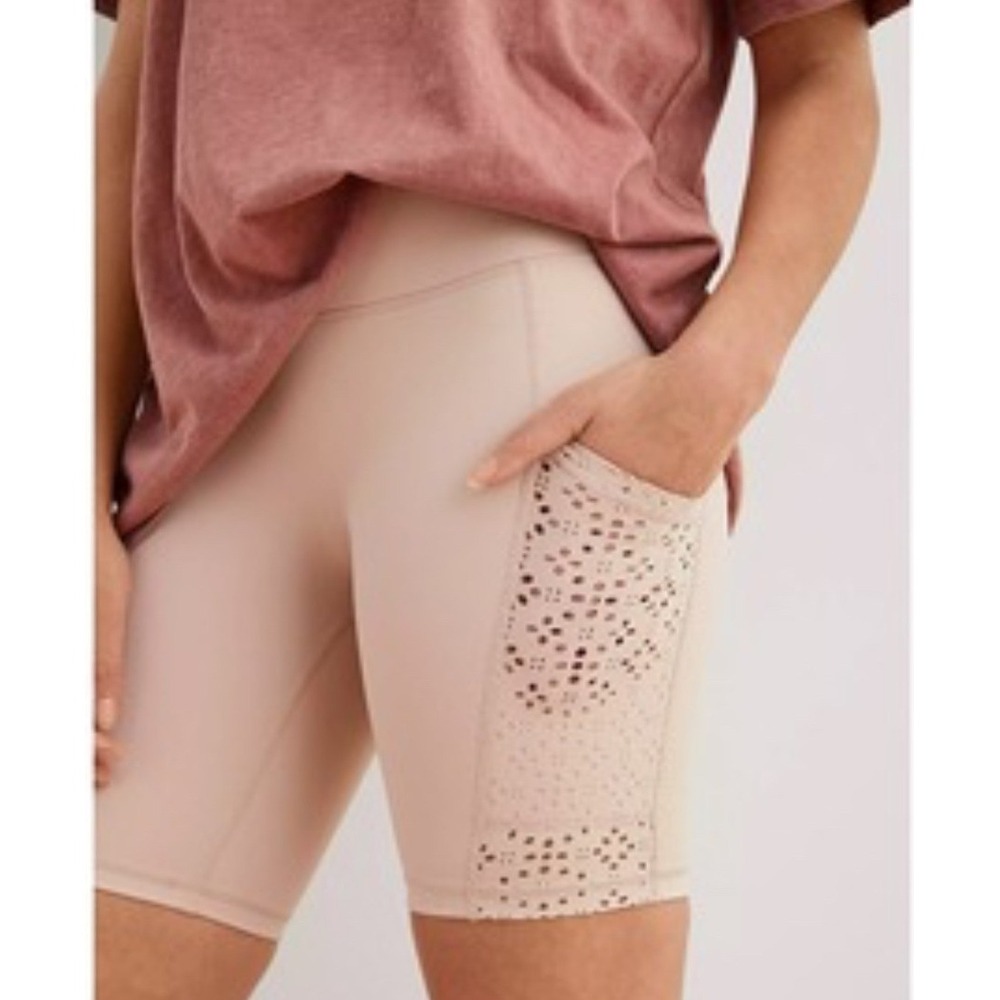 Aerie Move Lasercut Eyelet Bike Shorts Women's S Tan High Waisted Floral Pockets
